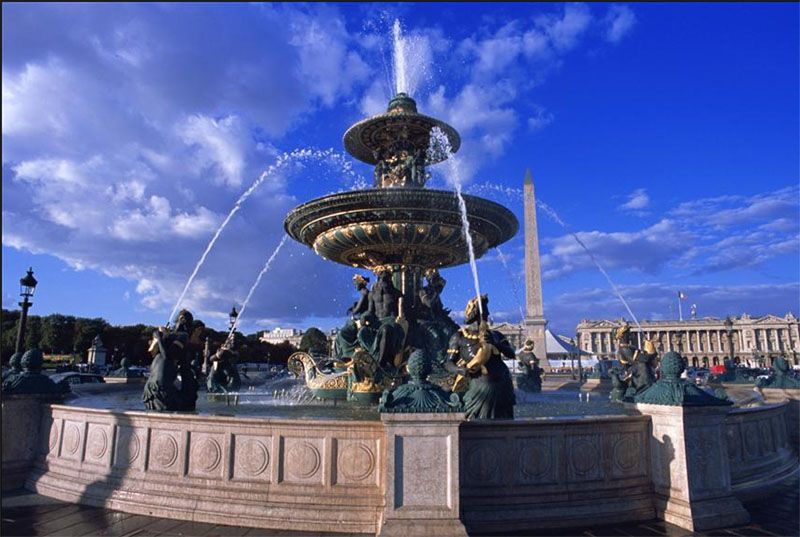 雕塑?chē)娙? />
              </p>
            </div>
            <div   id=